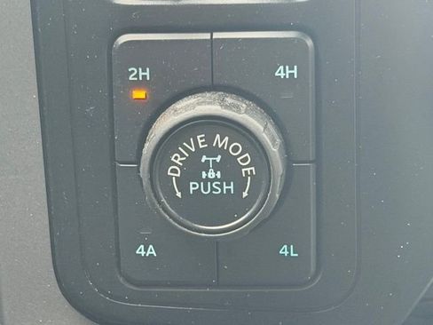 Used 2024 Ford F150 Lariat w/ FX4 Off-Road Package image 8