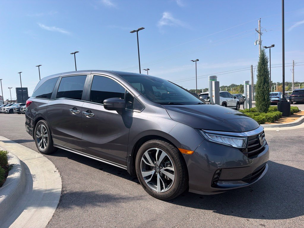 Used 2023 Honda Odyssey Touring image 3