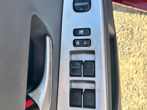 Used 2014 Toyota Prius V Two image 5