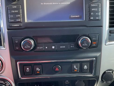 Used 2017 Nissan Titan PRO-4X w/ Pro-4x Convenience Package AWD/4WD image 28