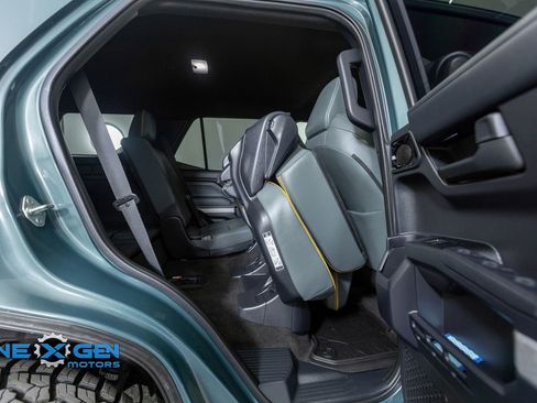 Used 2025 Toyota 4Runner Trailhunter image 33