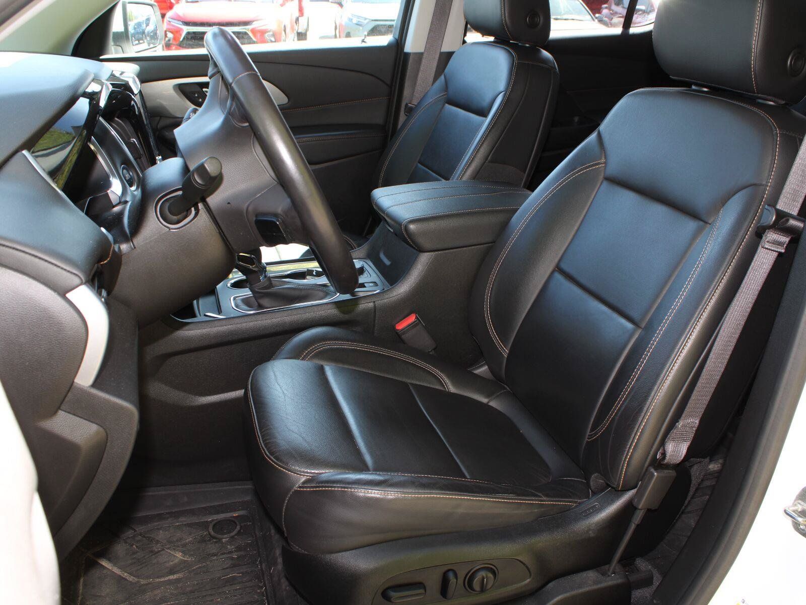 Used 2021 Chevrolet Traverse RS w/ LPO, Floor Liner Package AWD/4WD image 18