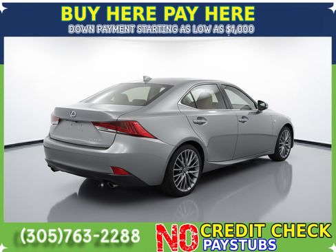 Used 2017 Lexus IS 200t RWD image 4
