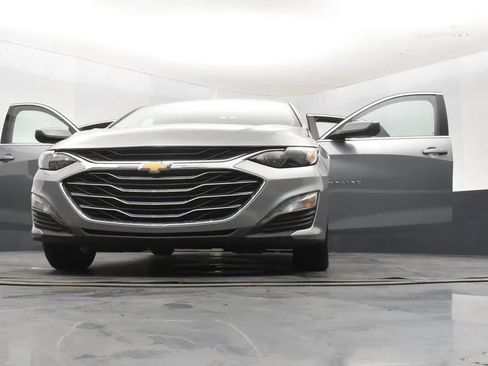 Used 2024 Chevrolet Malibu LT FWD image 11