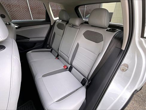 Certified 2022 Volkswagen Taos SE image 25