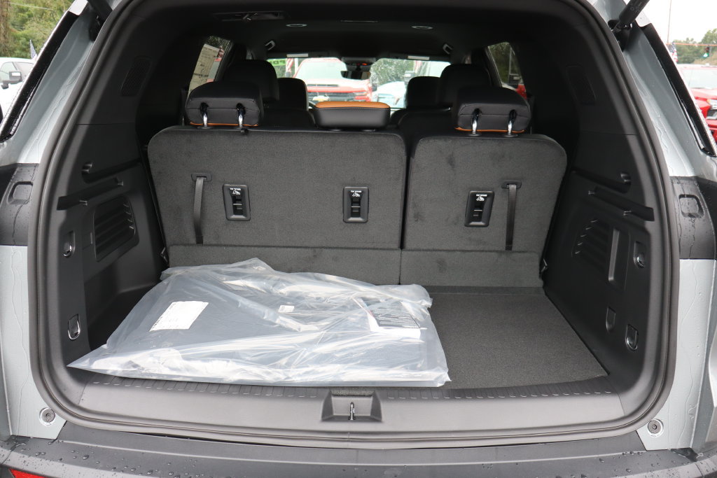 New 2027 Chevrolet Traverse Z71 w/ Driver Confidence Package AWD/4WD image 27
