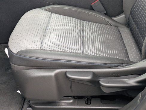 Certified 2025 Chevrolet Trax LT w/ LT Convenience Package image 26