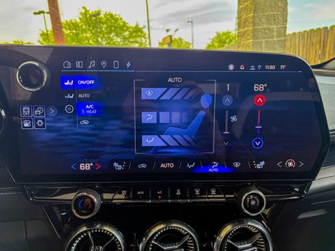Used 2024 Chevrolet Blazer EV LT AWD/4WD image 30