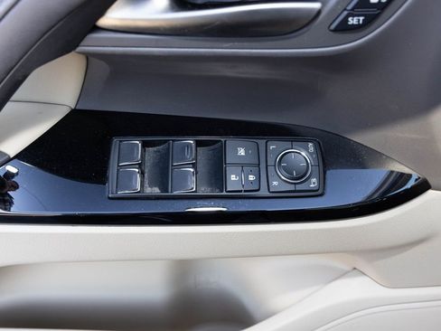 Used 2020 Lexus LX 570 4WD w/ Luxury Package image 20