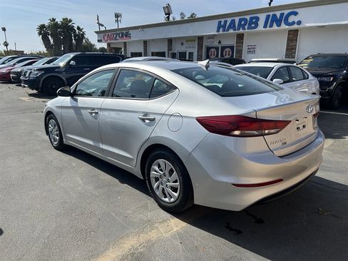 Used 2018 Hyundai Elantra SE w/ SE Connectivity Package 04 image 12