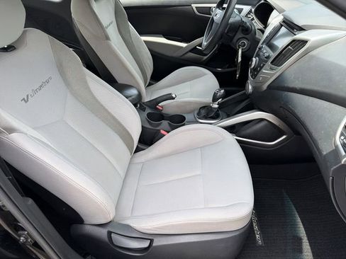 Used 2013 Hyundai Veloster FWD image 13
