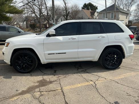 Used 2018 Jeep Grand Cherokee Altitude image 6