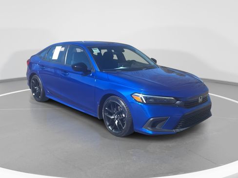 Used 2023 Honda Civic Sport image 3