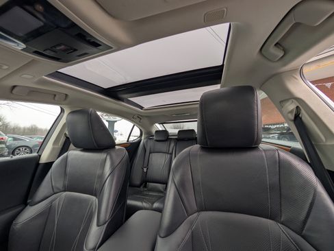 Used 2019 Lexus ES 350 Luxury image 6