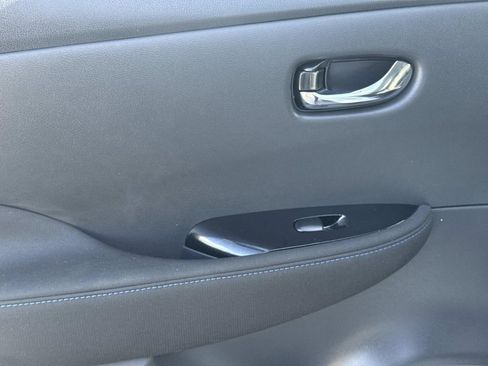 Certified 2025 Nissan Leaf SV Plus image 12