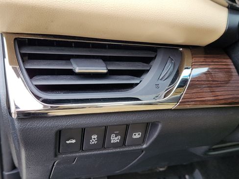 Used 2013 Toyota Avalon XLE Premium image 9