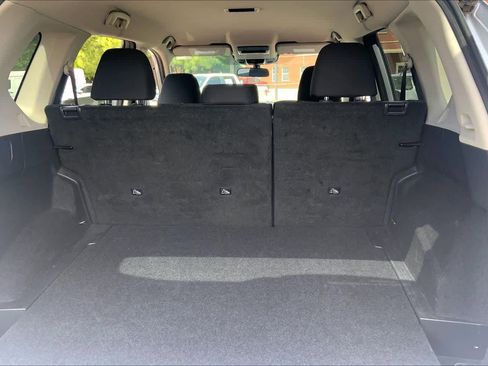 Used 2025 Nissan Rogue SV FWD image 34