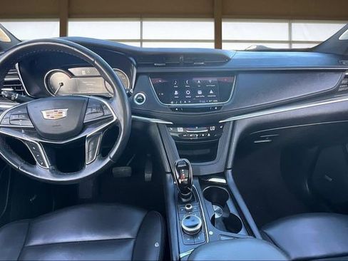 Used 2023 Cadillac XT5 Premium Luxury image 16
