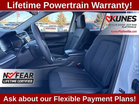 Used 2024 Jeep Grand Cherokee Laredo image 15