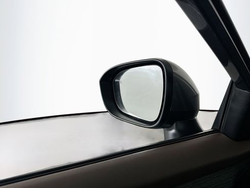 Used 2023 Nissan Rogue SV image 16