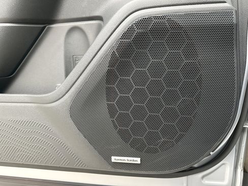 Used 2025 Subaru Forester Touring image 17