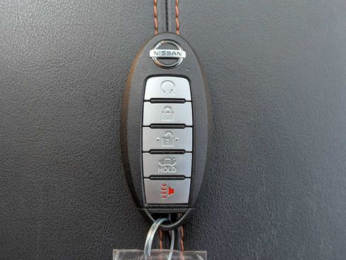 Used 2023 Nissan Sentra SR w/ SR Premium Package FWD image 34