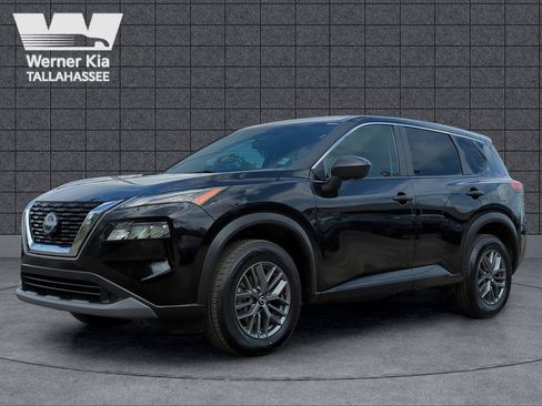 Used 2023 Nissan Rogue S image 2