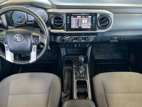 Used 2019 Toyota Tacoma SR5 image 10