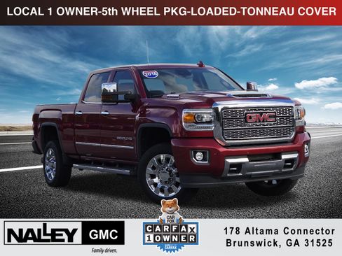 Used 2018 GMC Sierra 2500 Denali w/ Duramax Plus Package AWD/4WD image 1