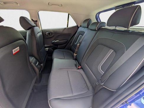 New 2025 Hyundai Venue Limited image 17