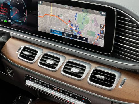 Used 2022 Mercedes-Benz GLS 450 4MATIC w/ AMG Line Exterior image 38