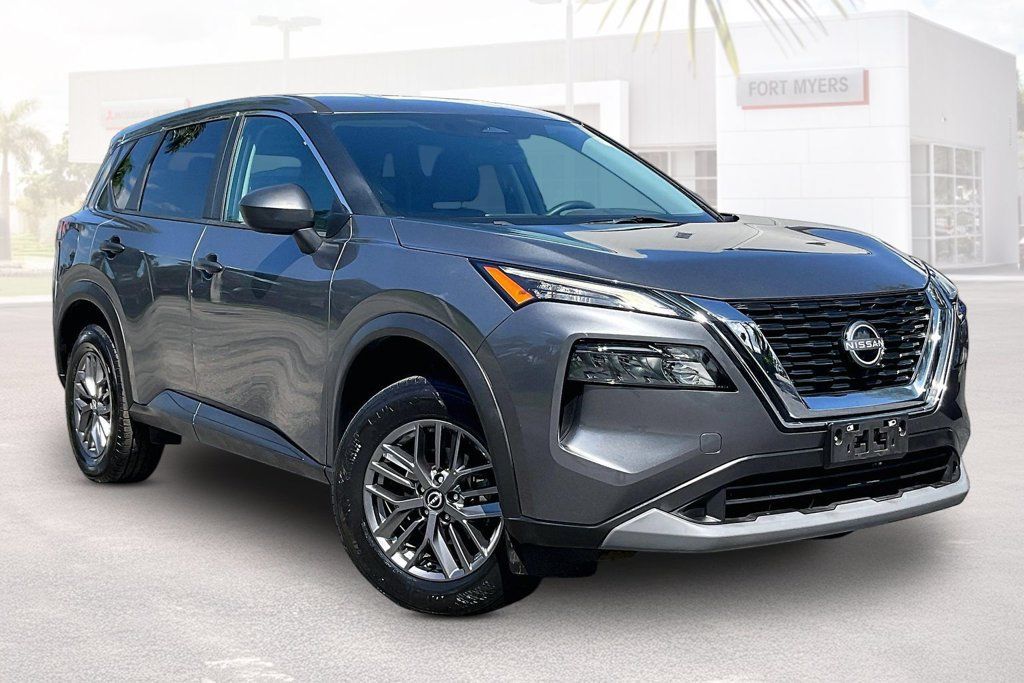 Used 2023 Nissan Rogue S AWD/4WD image 1