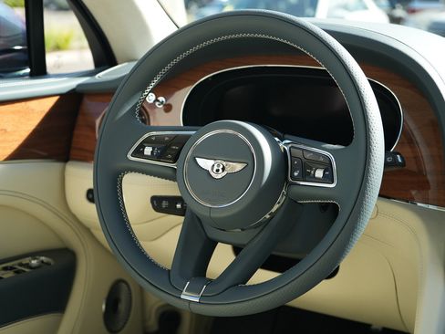 New 2026 Bentley Bentayga image 16