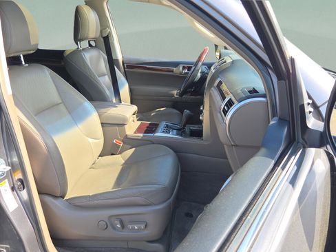 Used 2018 Lexus GX 460 Premium w/ Premium Package image 23