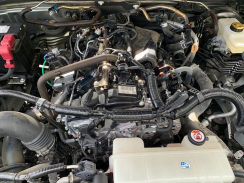 Used 2025 Toyota Tacoma TRD Off-Road image 31