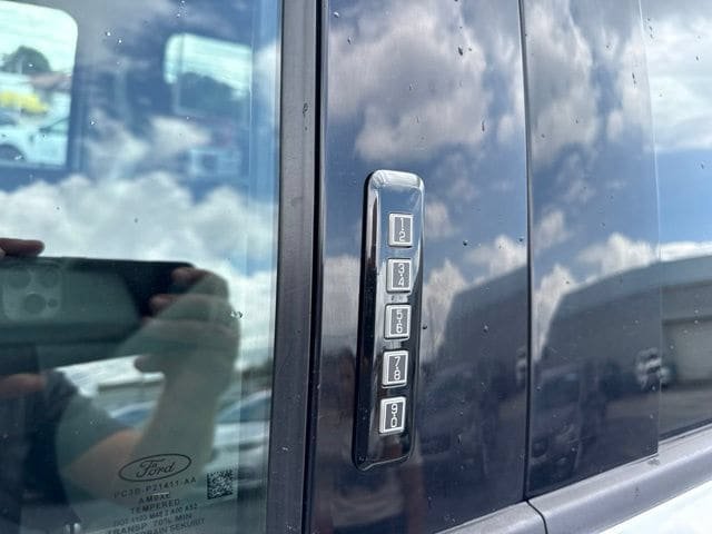 Used 2023 Ford F350 XLT AWD/4WD image 17