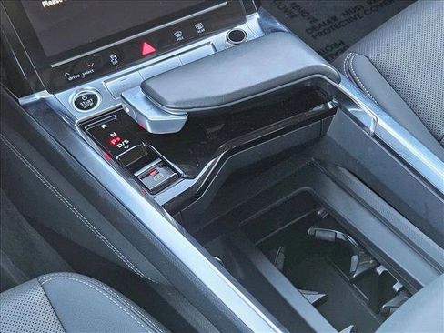 Used 2022 Audi e-tron Premium Plus image 12