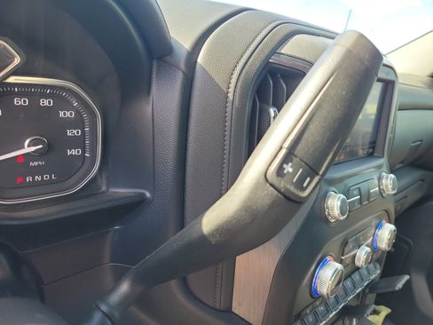 Used 2021 GMC Sierra 2500 Denali w/ Denali Black Diamond Edition AWD/4WD image 19