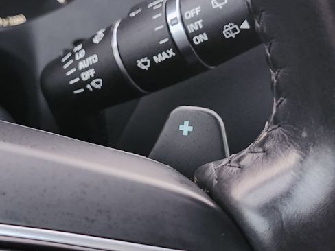 Used 2020 Jaguar F-PACE Premium image 37