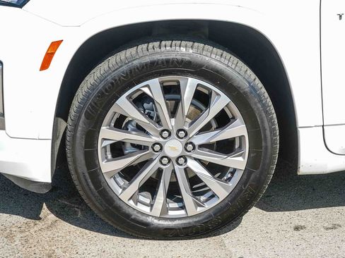 Used 2023 Chevrolet Traverse Premier FWD image 10