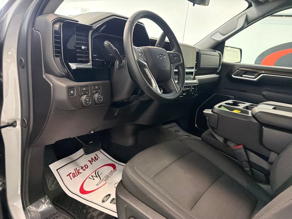 Used 2026 Chevrolet Silverado 1500 RST AWD/4WD image 11