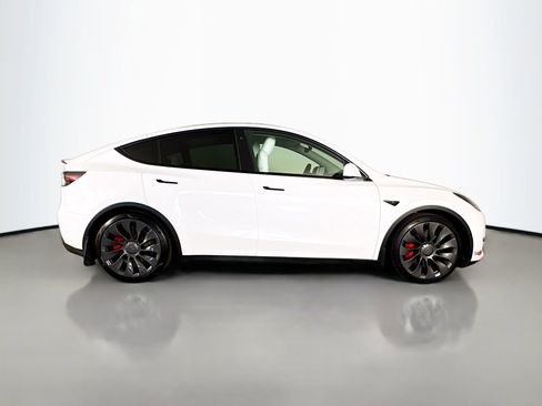 Used 2022 Tesla Model Y Performance image 8