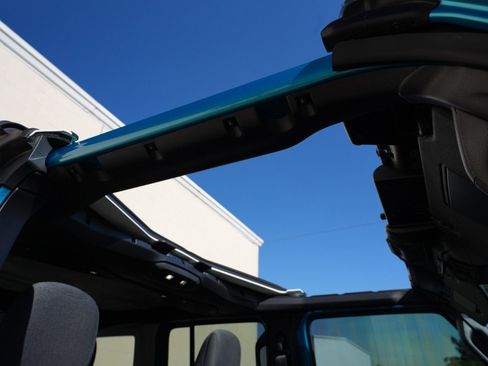 Used 2024 Jeep Wrangler Unlimited AWD/4WD image 11