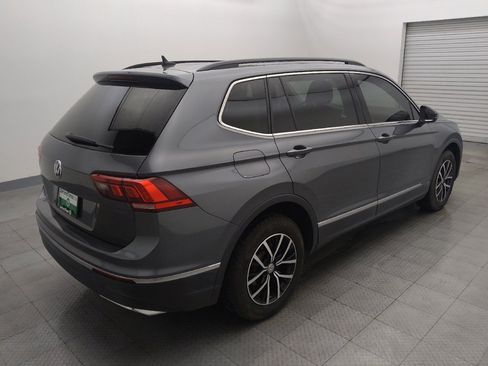Used 2021 Volkswagen Tiguan SE image 9
