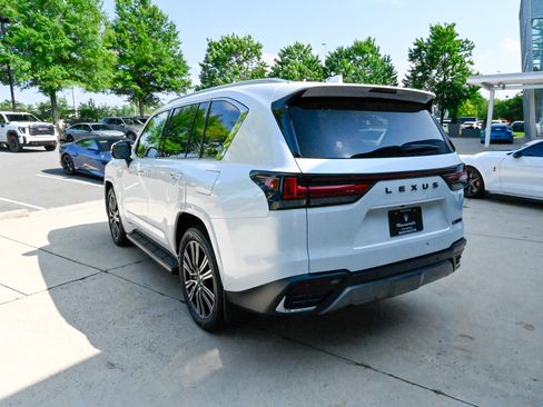 Used 2025 Lexus LX 600 4WD w/ Accessory Package (2T) image 7