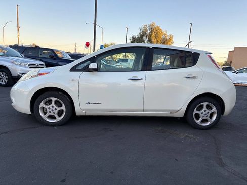 Used 2011 Nissan Leaf SL image 5