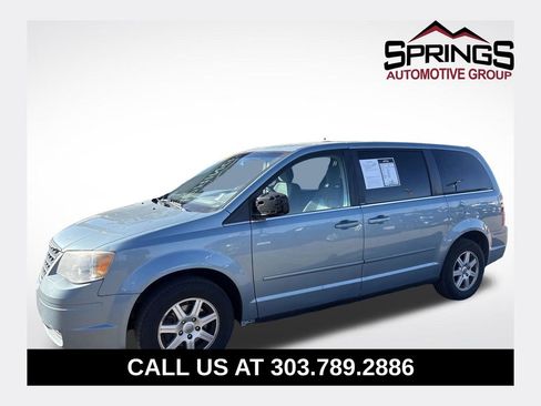 Used 2010 Chrysler Town & Country LX image 1