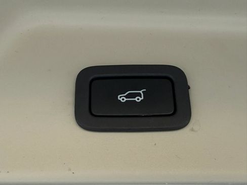 Used 2017 Land Rover Range Rover Supercharged AWD/4WD image 36