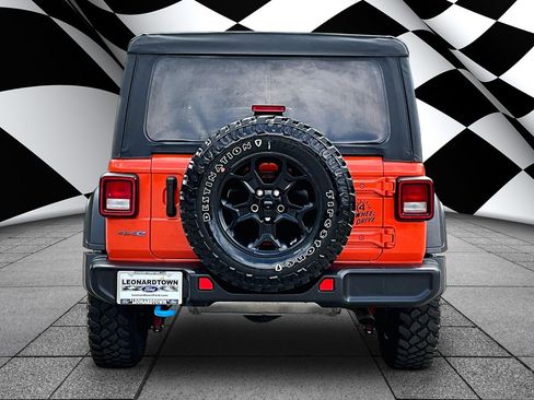 Used 2023 Jeep Wrangler Unlimited w/ Cold Weather Group AWD/4WD image 4
