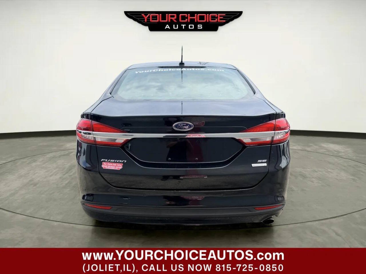 Used 2018 Ford Fusion SE w/ Fusion SE Technology Package FWD image 4